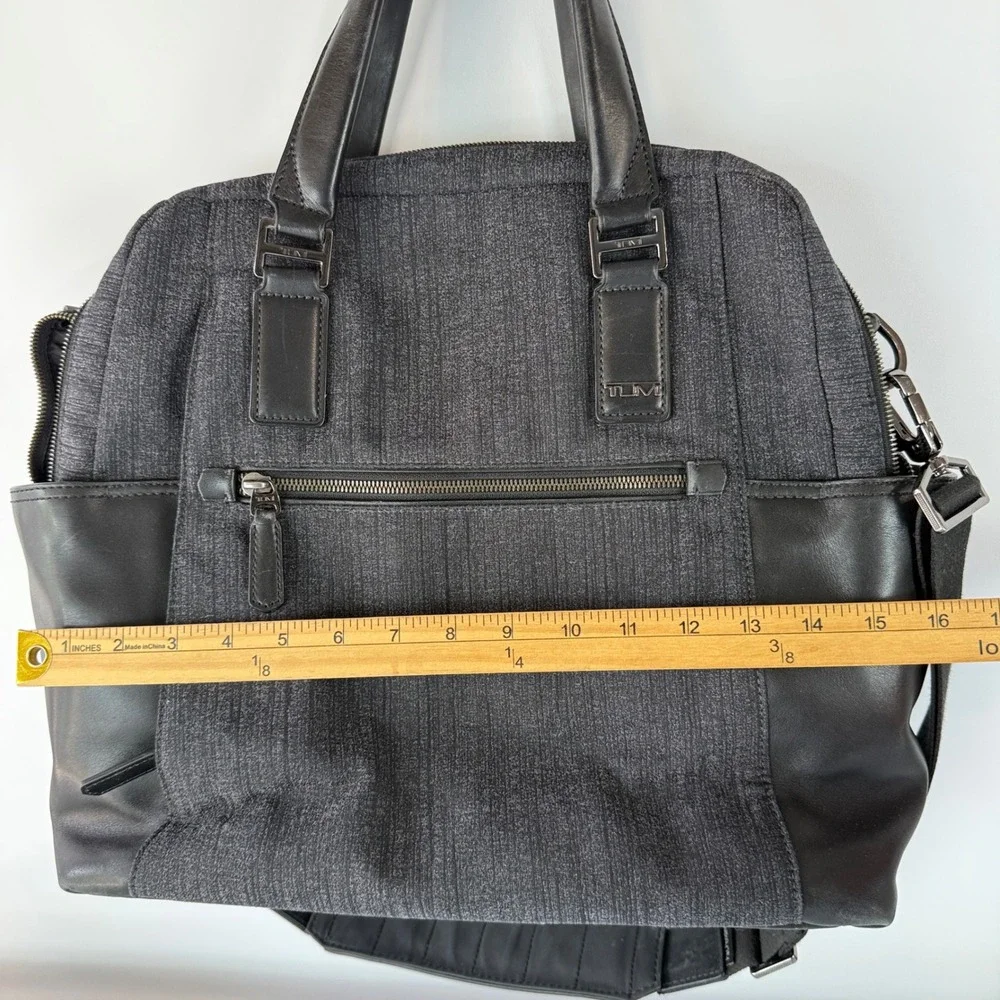 Tumi Beacon Hill Smith Jetsetter Bag Mens L Grey Black Leather Briefcase 68550SL